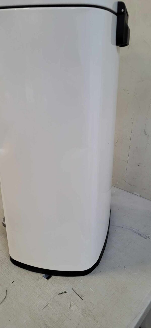 ÚJRACSOMAGOLT TERMÉK: SONGMICS Acél szemetes pedállal, műanyag belső vödör, lassan záródó fedél, 50L, 43x32x66cm, fehér - Image 6