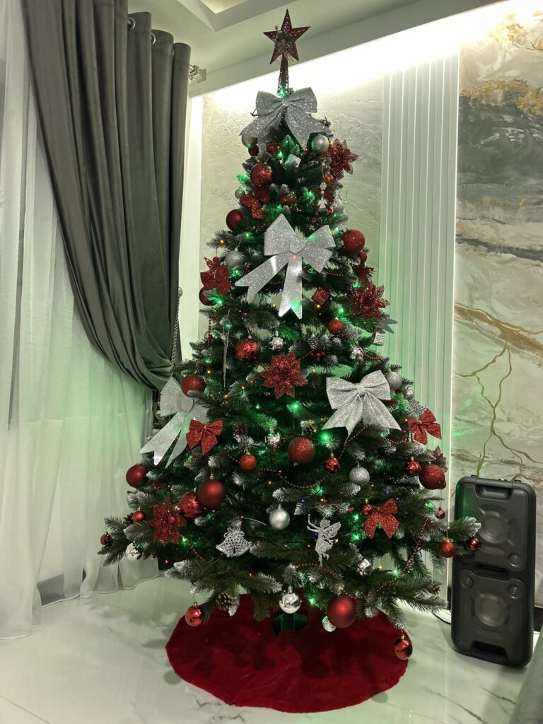 Image #1 from Roxana