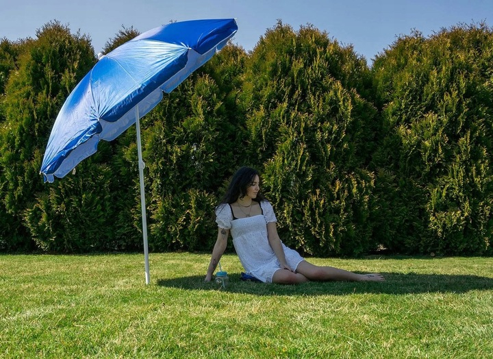 Összecsukható strandernyő UV-védelemmel és állítható magassággal, 150 cm átmérő, kék - Image 2