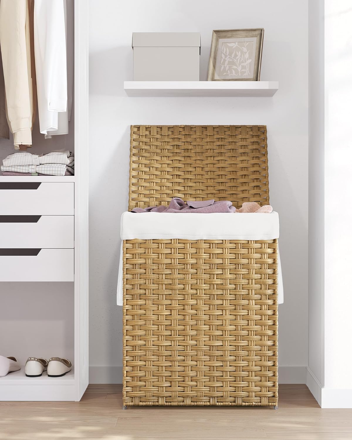 SONGMICS szennyeskosár fedéllel, szintetikus rattan és levehető belső zsák, 90 l, 46x33x60 cm, natúr - Image 6