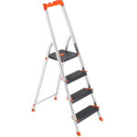 SONGMICS 4 fokos összecsukható alumínium létra, 12 cm széles lépcsőfokokkal, fogantyúval, 150 kg terhelhetőséggel, 44x156 cm