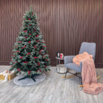 Sersimo Miahelene Elite mesterséges karácsonyfa, zöld havas, bogyókkal, 2D+3D mix, 220 cm