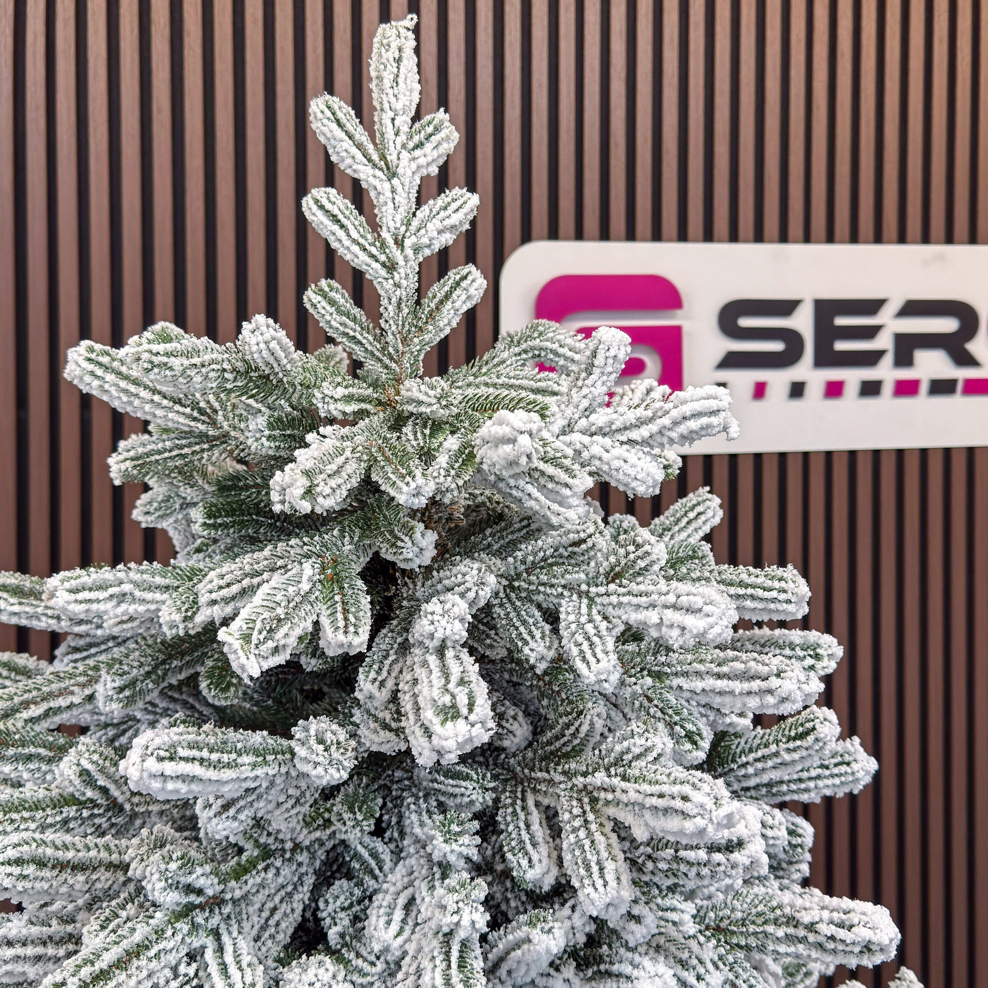 Műfenyő Sersimo Alessandra Elite, havas, 2D+3D kevert ágakkal, 200 cm - Image 2