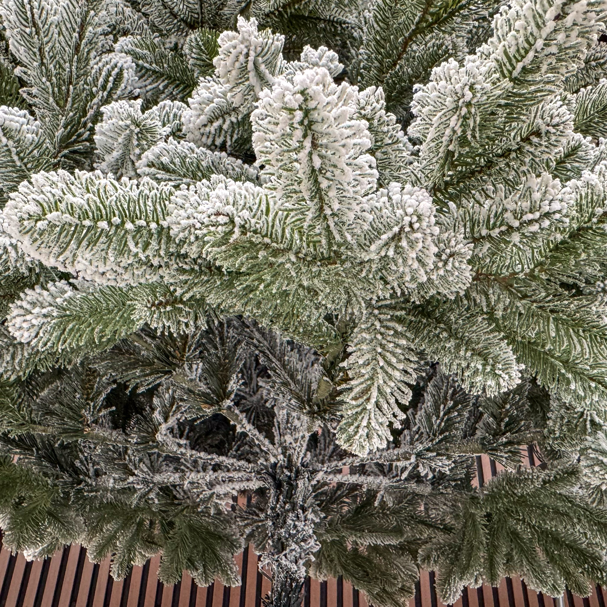 Műfenyő Sersimo Lore d’Neige Elite, havas, 2D+3D kevert ágakkal, 200 cm - Image 5