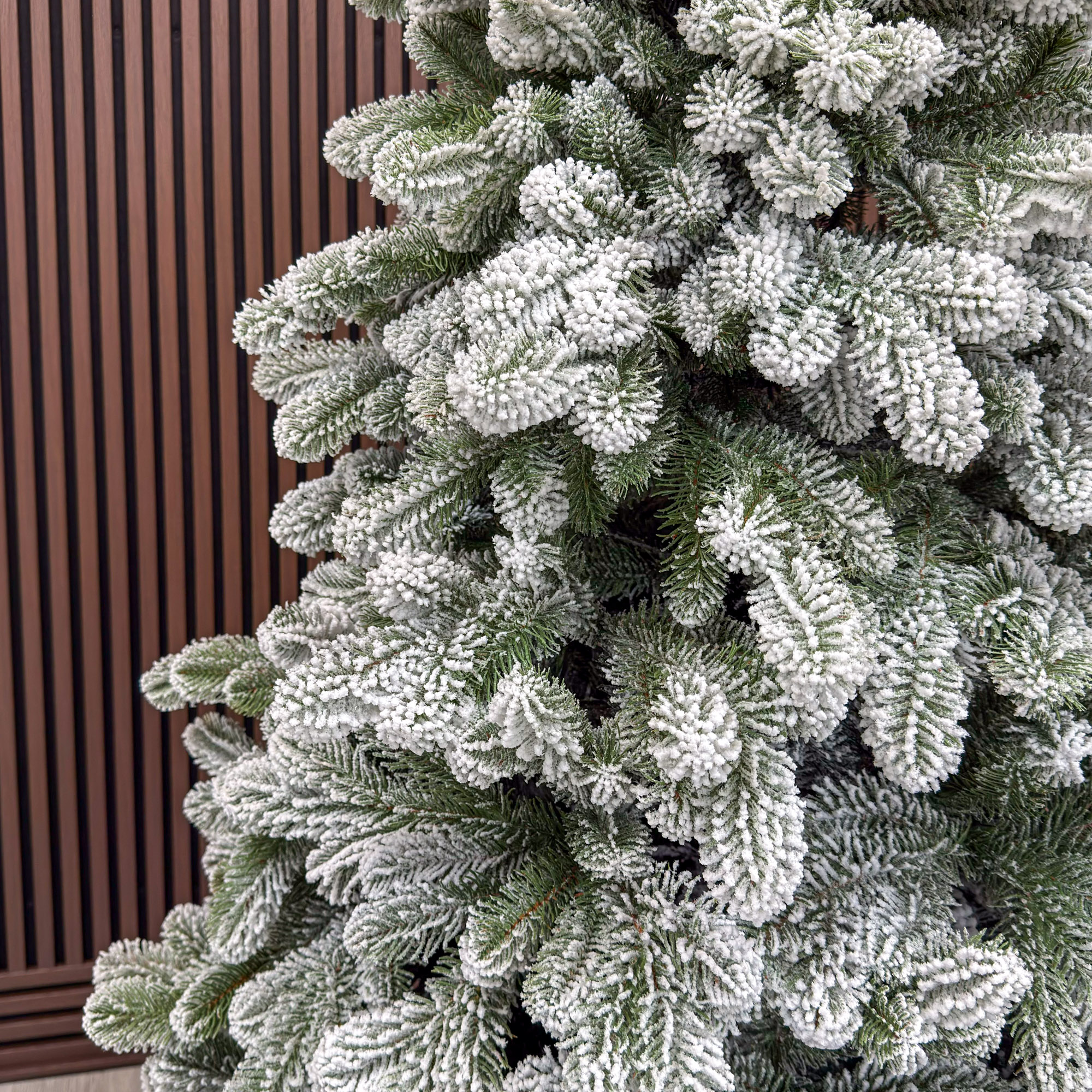 Műfenyő Sersimo Lore d’Neige Elite, havas, 2D+3D kevert ágakkal, 200 cm - Image 9