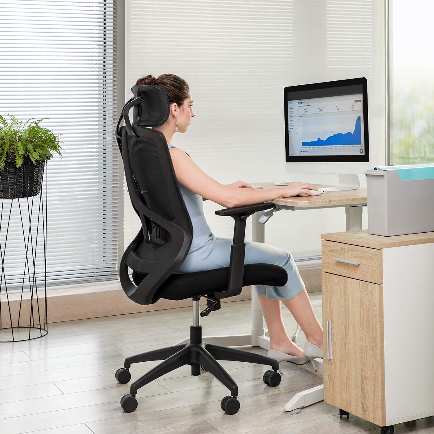 SONGMICS Ergonomikus irodai szék fejtámlával és deréktámasszal, állítható, hintamechanizmussal, legfeljebb 120 kg teherbírással, 70 × 70 × 133 cm, fekete - Image 3