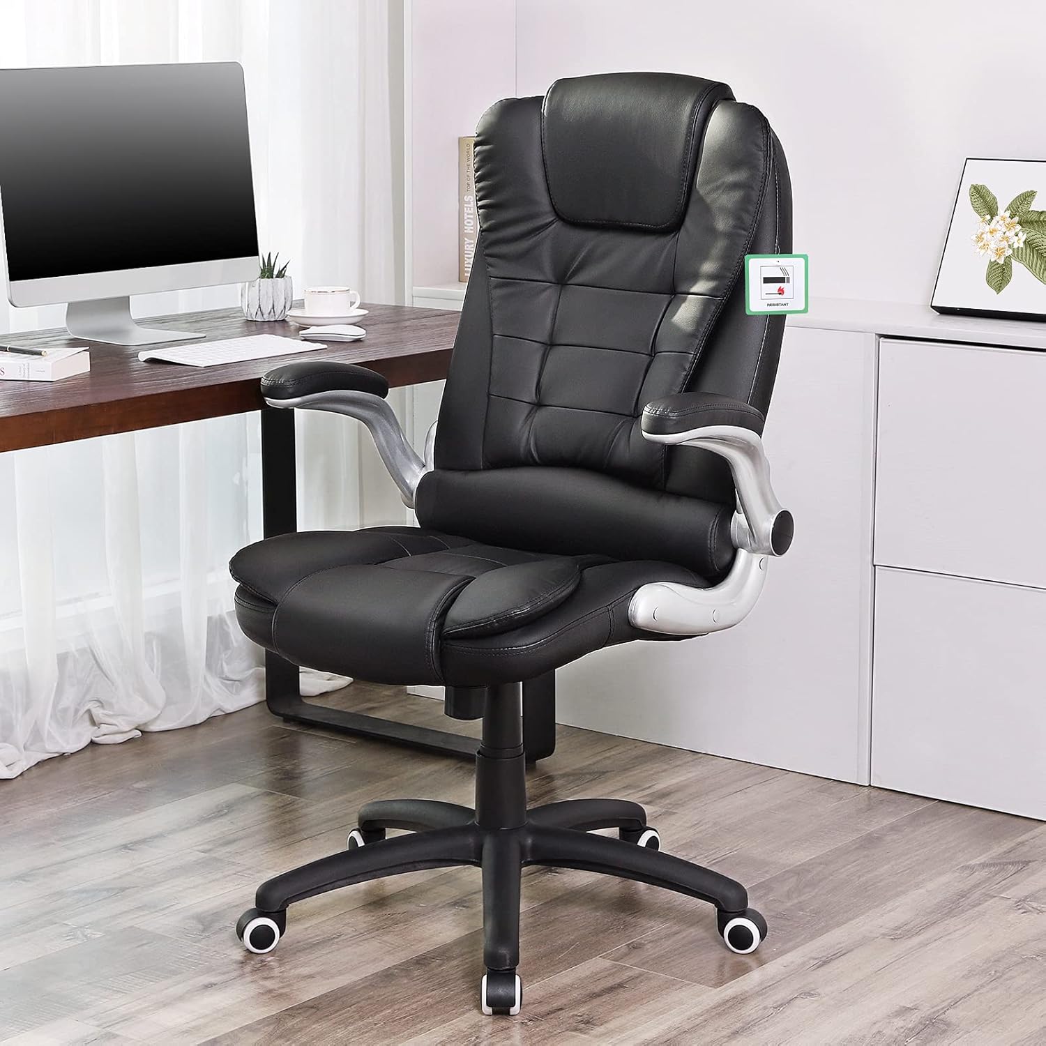 SONGMICS ergonomikus irodai szek fejtamlaval, magas hattamlaval es felhajthato karfakkal, max. 150 kg, 76x70x(111-121) cm, fekete - Image 5